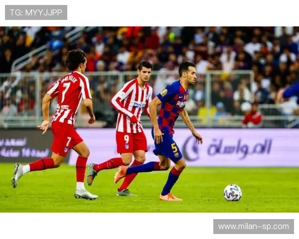 巴萨侧翼换位形成高速推进通道