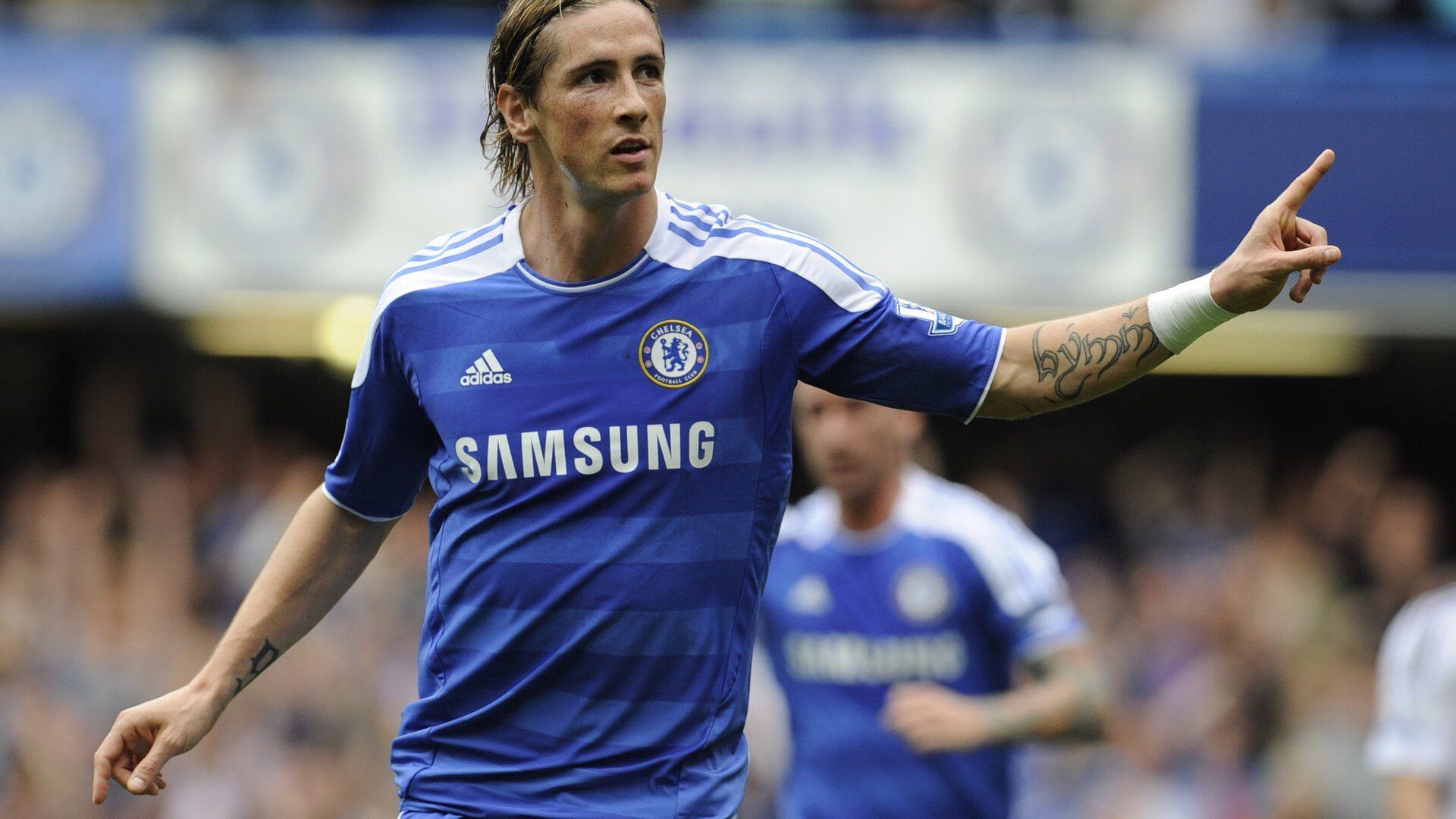 世界杯经验丰富的老将 在欧冠更衣室扮演导师角色